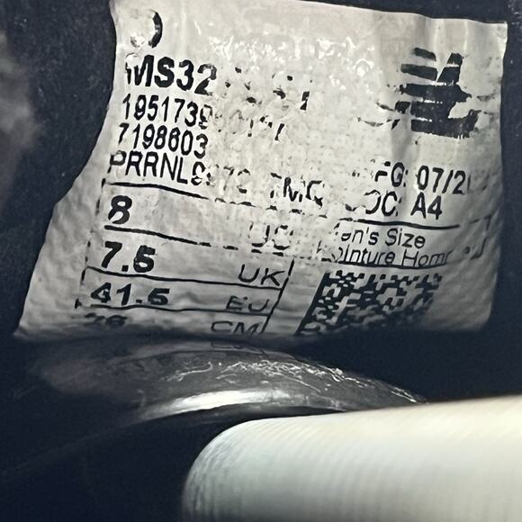 New Balance Men’s 327 Triple Black Athletic Sneakers Size 8 - Picture 6 of 10